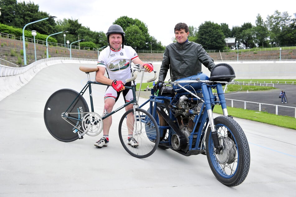 Andreas Stöß (60) und Schrittmacher Holger Ehnert beim Steherrennen im Jahre 2010.