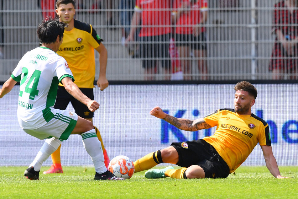 Brandon Borrello (r.) warf sich in jeden Zweikampf und konnte so durchaus Pluspunkte sammeln.