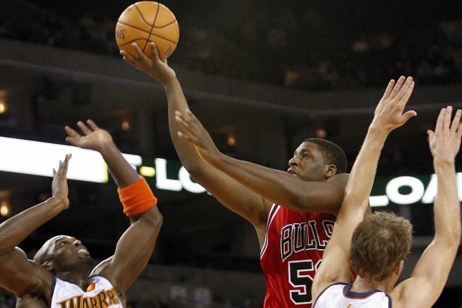 Michael Sweetney (M.) spielte vier Jahre in der US-Eliteliga NBA. (Archifoto)