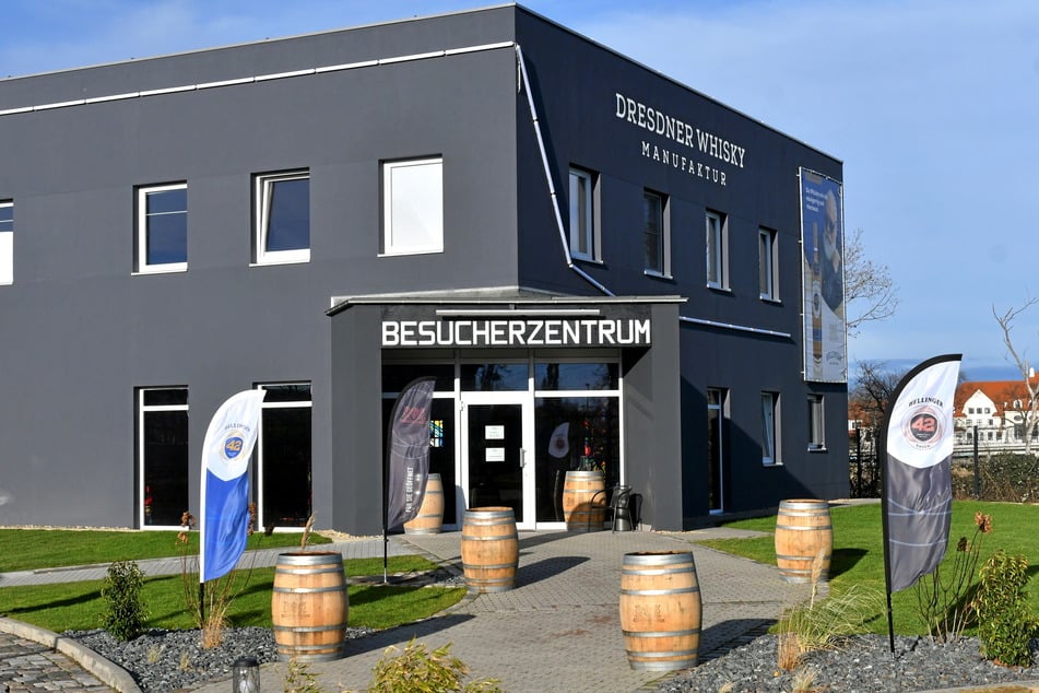 Im Dresdner Alberthafen: Über Showroom und Brennerei der Whiskymanufaktur befindet sich das moderne Studio.