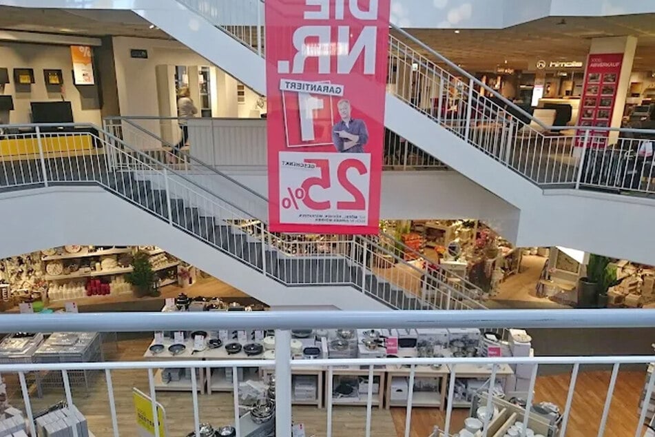 Deutscher Möbelriese öffnet am Sonntag (26.4.) mit diesen Angeboten