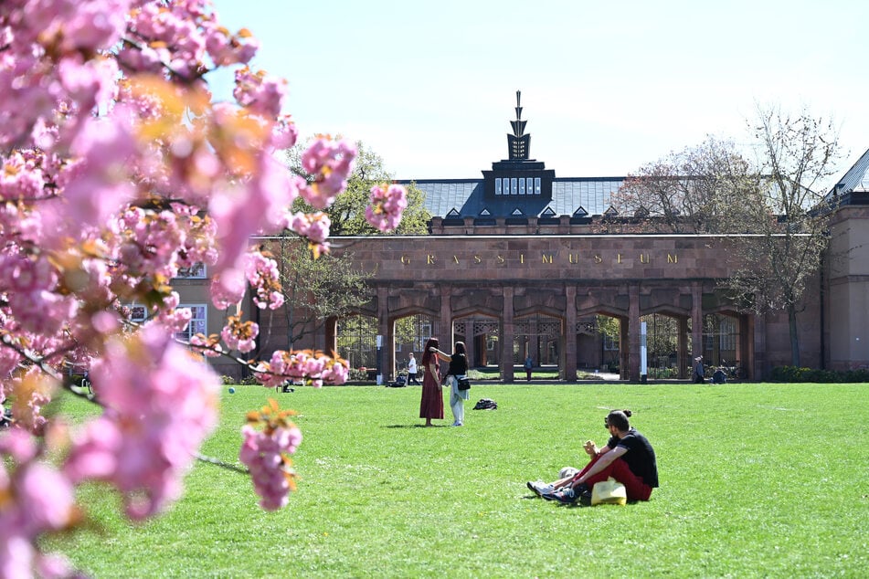Am Freitag und Samstag wird es wärmer und teilweise sonnig.