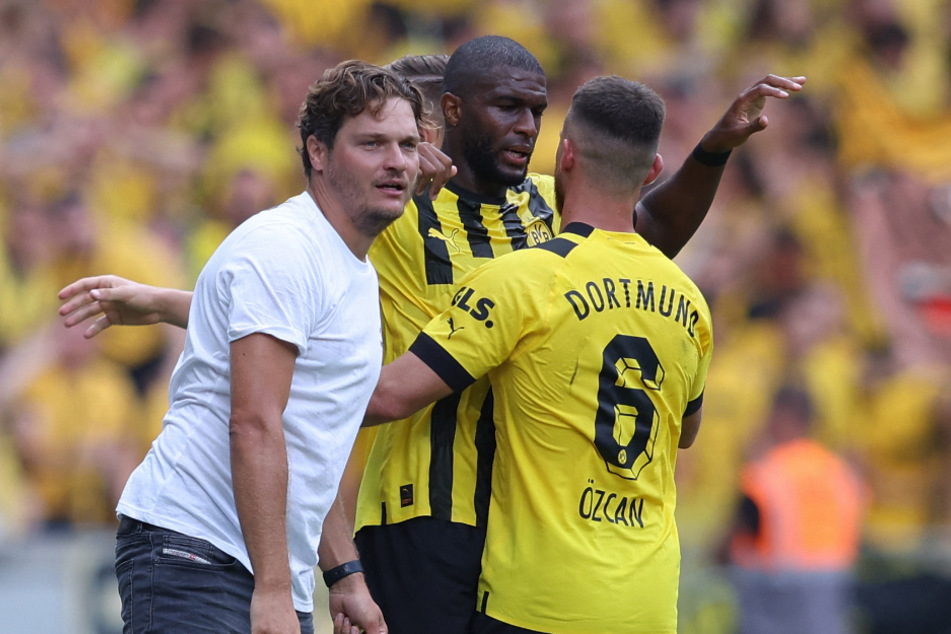 Bei Anthony Modeste (M.) fiel nach seinem ersten Treffer für Borussia Dortmund eine Last ab.
