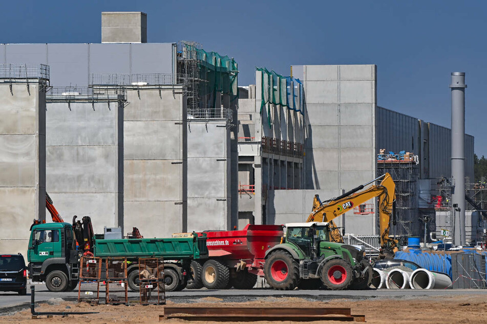 Die Baustelle der Tesla Giga-Factory in Grünheide bei Berlin. Die Fabrik soll noch 2021 den Betrieb aufnehmen.