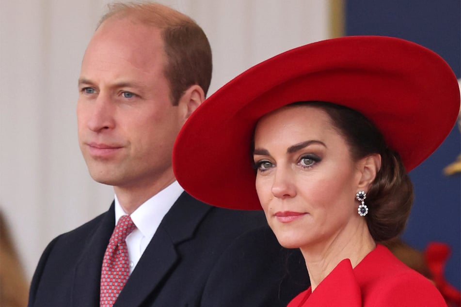 Prinz William (41) hat sich bei einem Termin zum Zustand von Prinzessin Kate (42) geäußert.