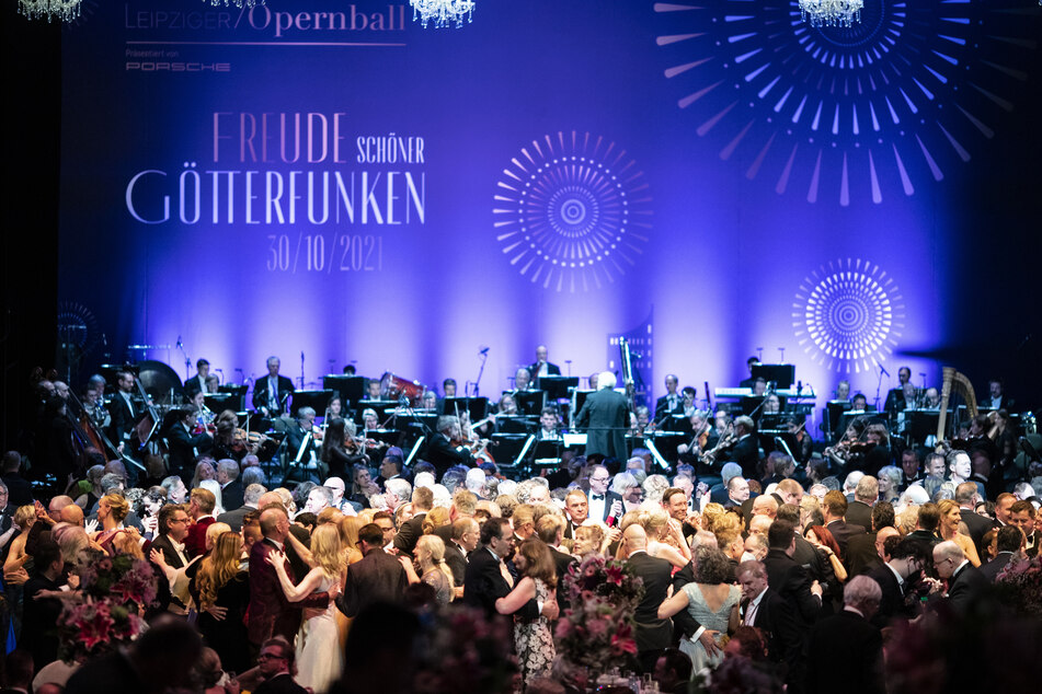 Knapp 2000 teils prominente Gäste werden im September im Leipziger Opernhaus erwartet.