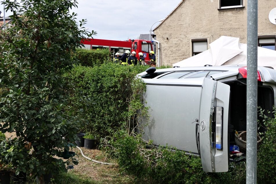 Am Opel entstand erheblicher Schaden.