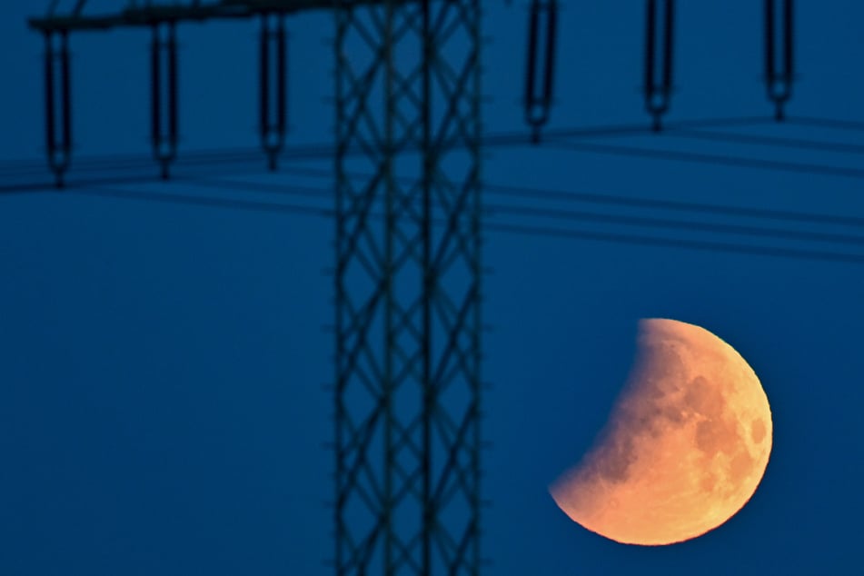 Am Freitagmorgen ist in Hamburg eine partielle Mondfinsternis zu sehen. (Symbolbild)