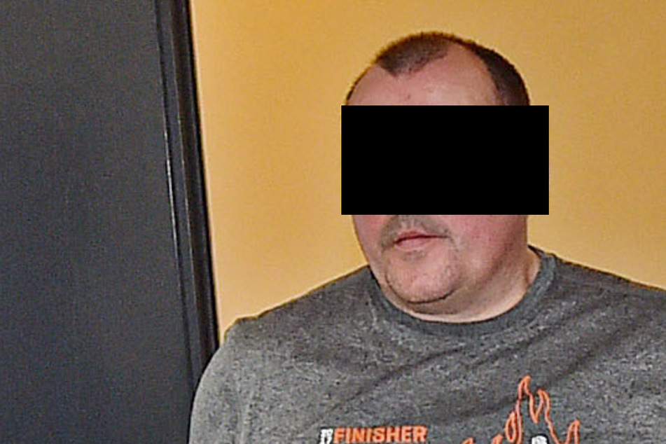 Weil sein Telefon bei einem Streit kaputt ging: Handelspacker folterte seine Freundin
