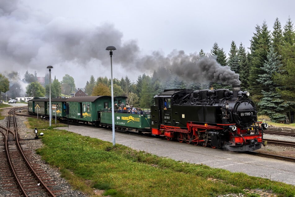 Die Fichtelbergbahn fährt von Cranzahl bis nach Oberwiesenthal. Für drei Wochen ist nun aber erst mal Ruhe angesagt.