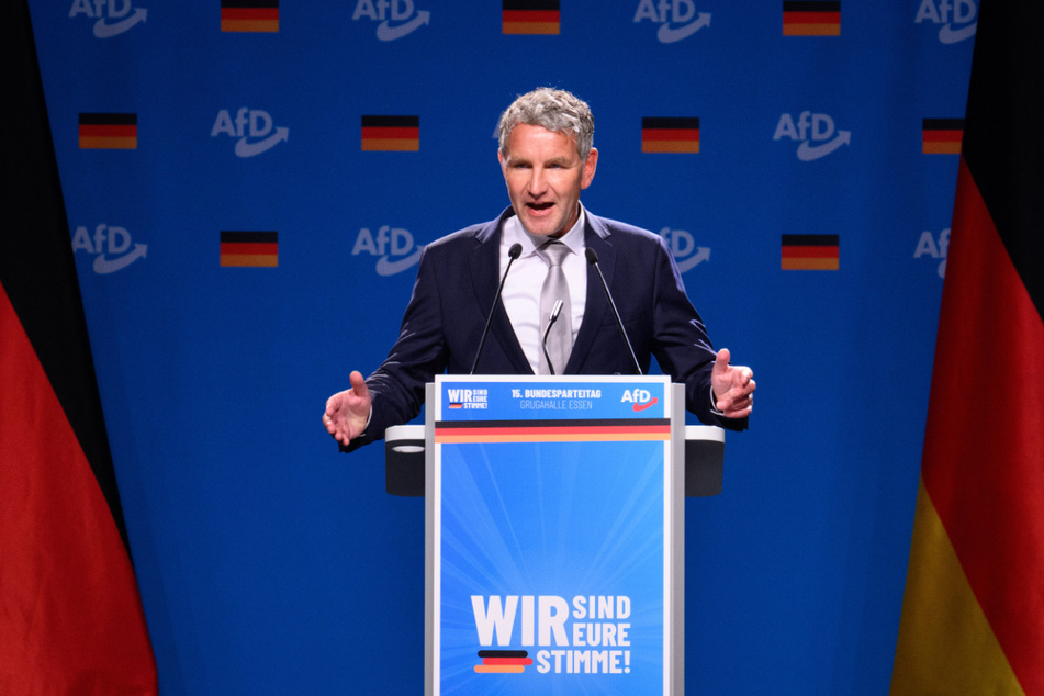 Rund zwei Monate vor der Landtagswahl in Thüringen hat die AfD um Chef Björn Höcke (52) mit einem parteiinternen Streit zu kämpfen.