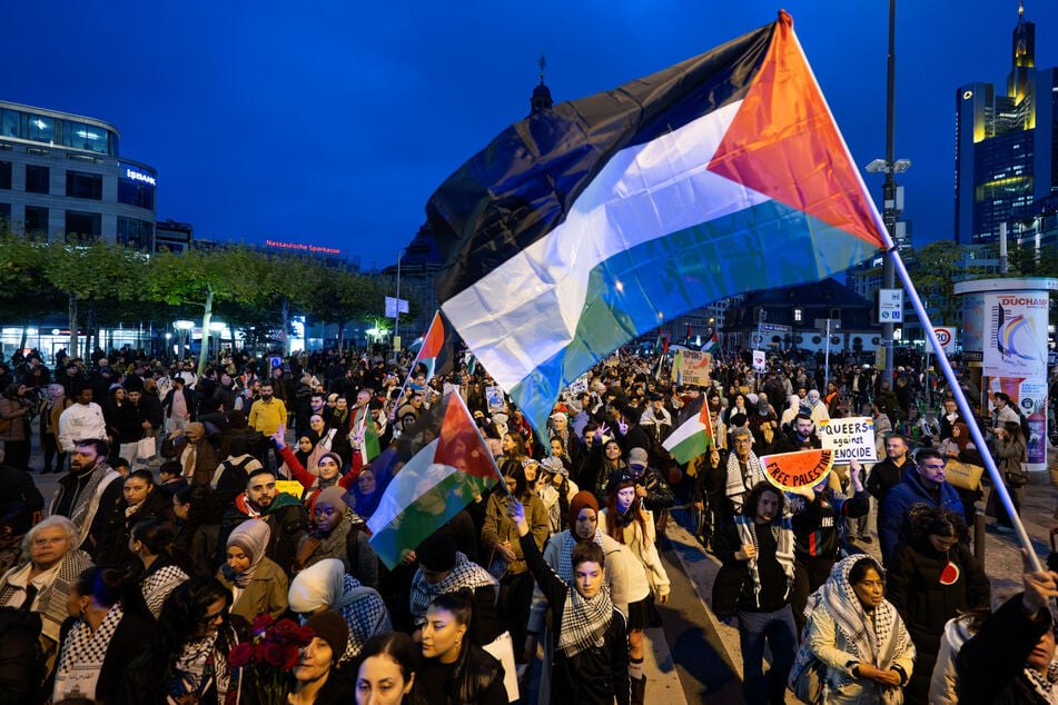 Zwischen 1500 und 2000 Menschen hatten an der Demonstration in Frankfurt teilgenommen.