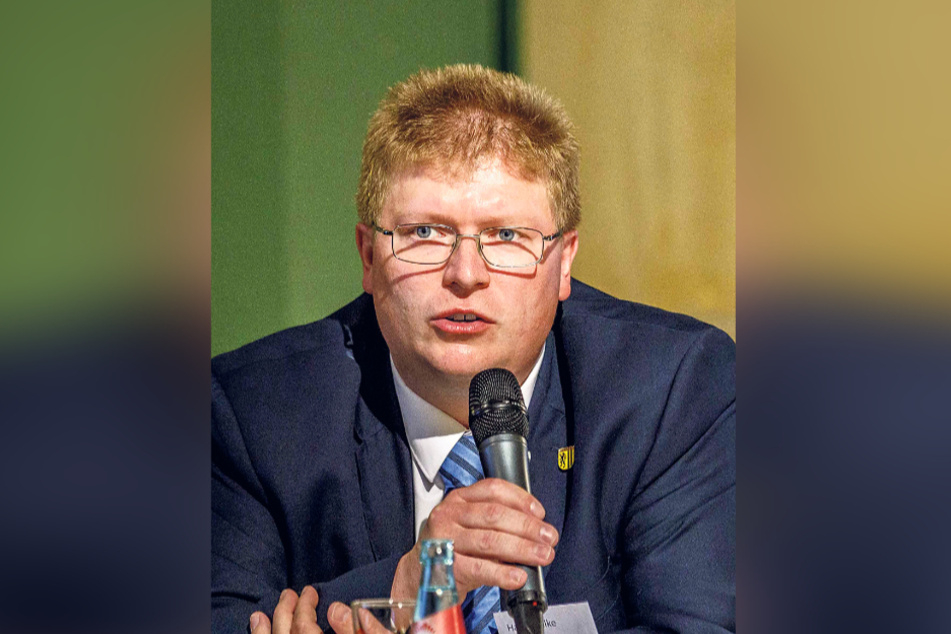 AfD-Rat Harald Gilke (44) fordert einen weitgehenden Verzicht.