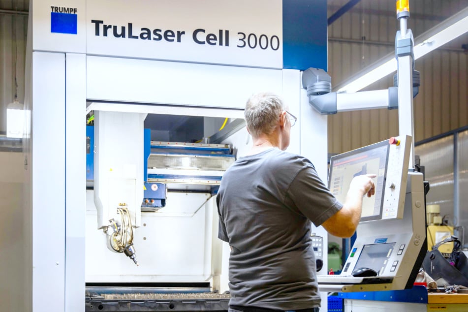 Werde jetzt Programmierer &amp; Bediener (m/w/d) für CNC-Laserschweiß- und Schneidanlage bei der UHLTEC GmbH!