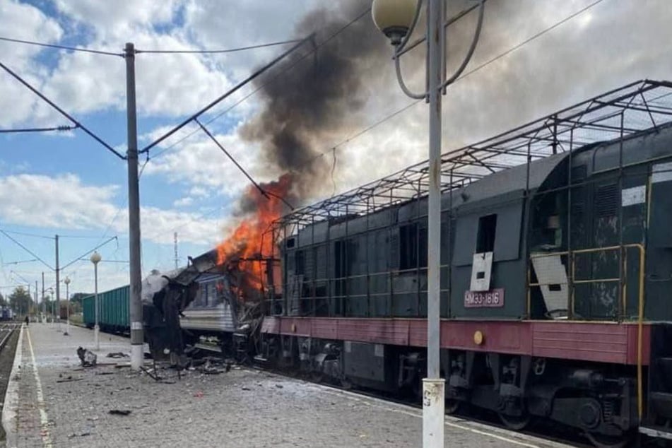 Ukraine-Krieg: Russische Drohne kracht in Passagierzug nach Odessa