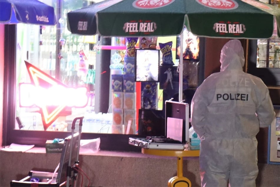 Nach der Tat in einem Kiosk am Samstag halten die Ermittlungen an.