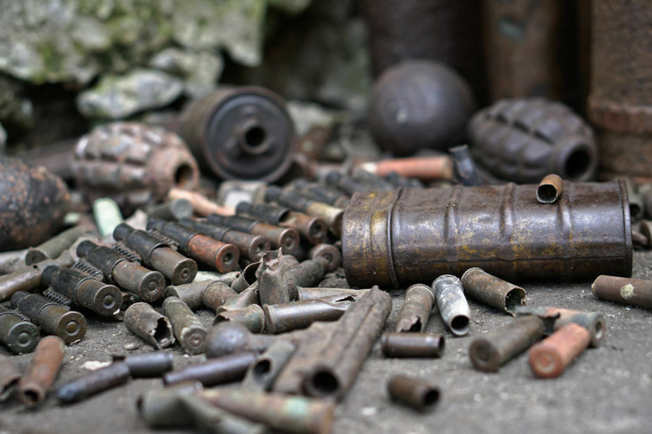 Munition und eine Handgranate fanden Pilzsammler am vergangenen Wochenende in den Thüringer Wäldern (Symbolbild).