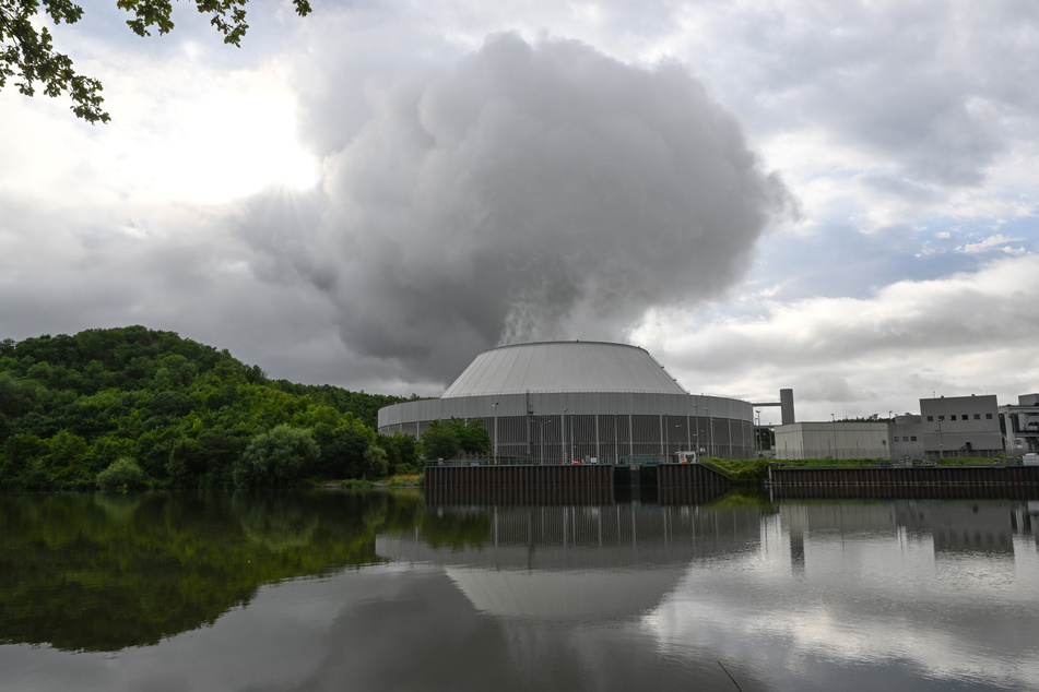 Alle Kernkraftwerke in Deutschland sollen abgeschaltet werden, darunter Neckarwestheim 2 als eines der letzten drei noch aktiven Atomkraftwerke.