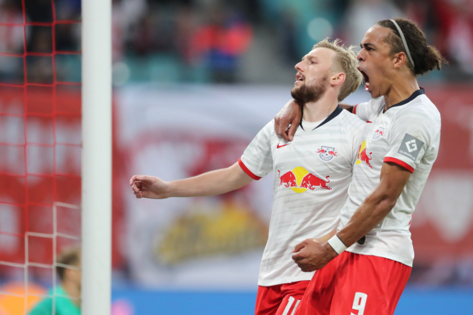 Yussuf Poulsen, hier mit seinem Teamkollegen Emil Forsberg, möchte seinem Team nach seiner Verletzung beim Gewinn der Champions League helfen.