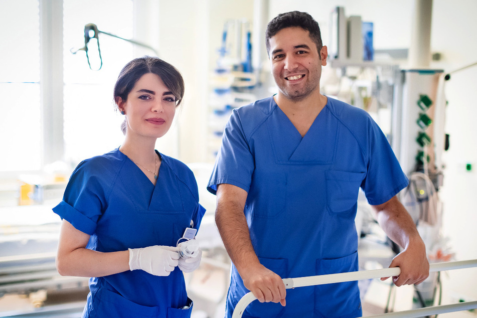 Seit 15 Monaten arbeitet das aus dem Iran stammende Paar auf der Intensivstation im Helios Klinikum Berlin-Buch.