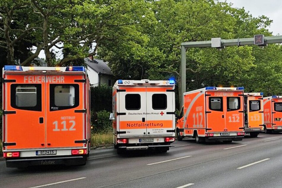 Der Einsatz der Berliner Feuerwehr läuft unter dem Stichwort "Massenanfall an Verletzten".