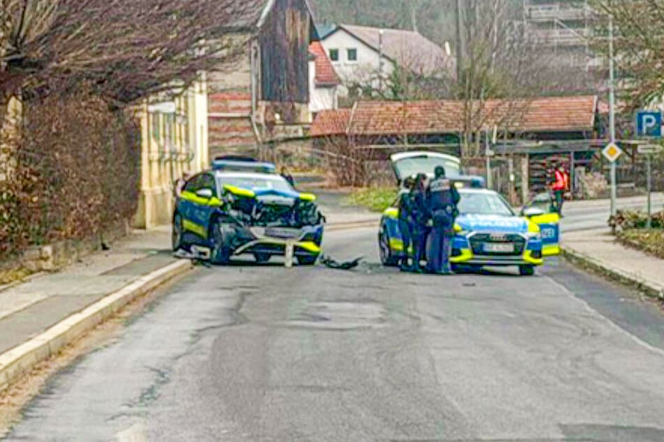 Eine Polizistin wurde bei dem Zwischenfall verletzt.