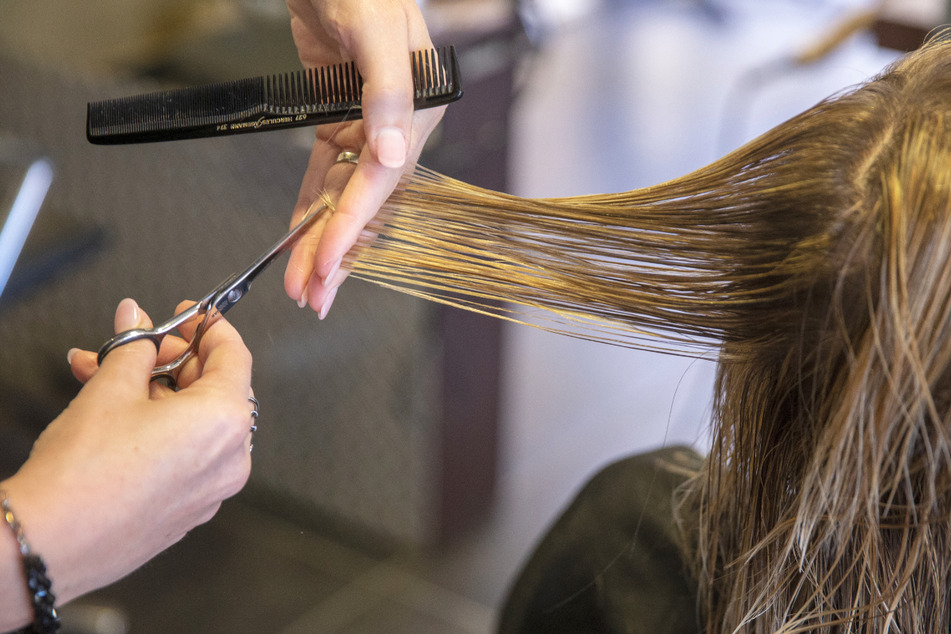 Ab dem 1. März kann man in Baden-Württemberg wieder mit einem Termin zum Friseur gehen.