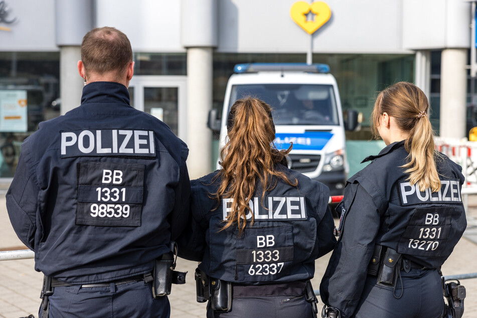 Die Polizei war mit einem Großaufgebot im Einsatz, sicherte das Ostderby am vergangenen Samstag ab. (Symbolbild)