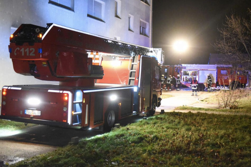 Die Feuerwehr rückte am Freitag zu einem Einsatz in der Dübener Straße in Laußig an.