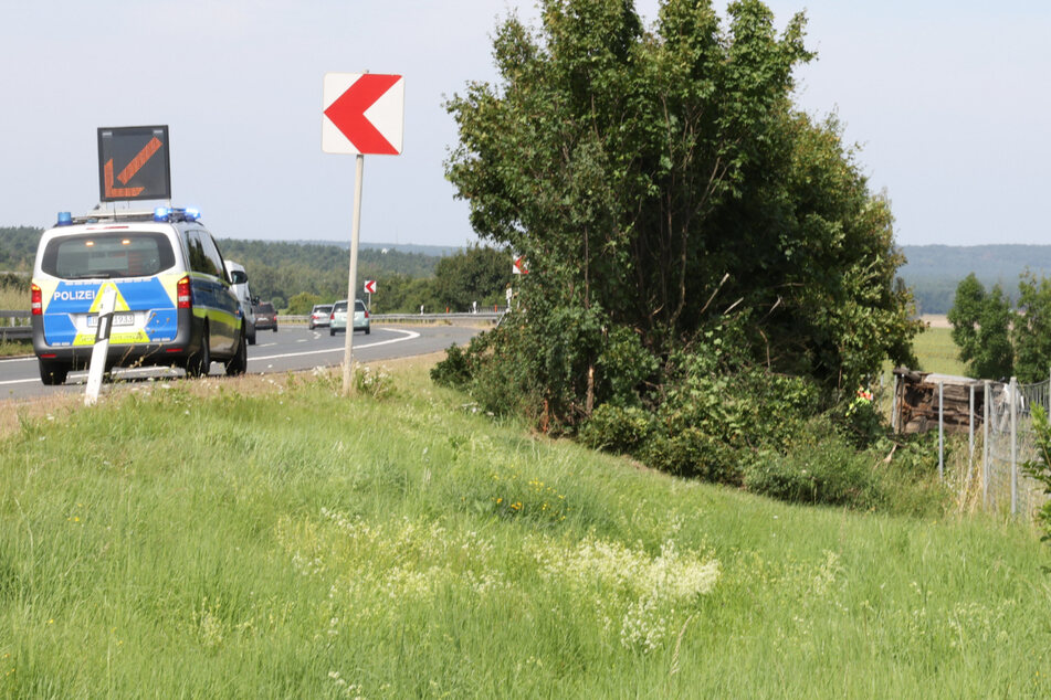 Ein Pole (67) kam gestern bei Pulsnitz von der Autobahn 4 ab.