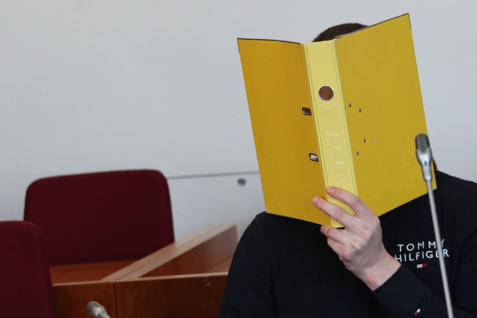 Sanitäter ins Koma getreten: Teenager quält ihn weiter