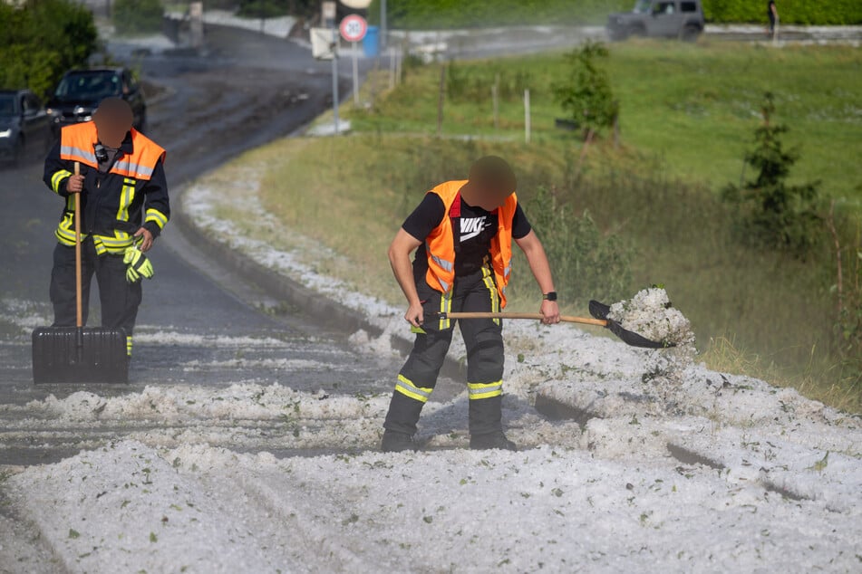 In Weitersroda bei Hildburghausen hagelte es gewaltig.