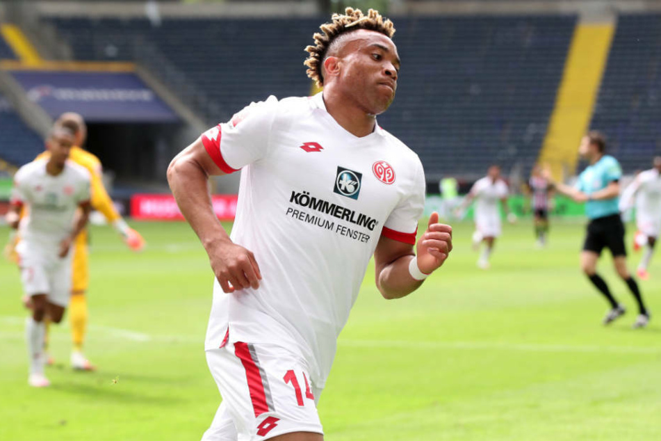 Pierre Kunde bejubelt sein Tor zum 2:0 für den 1. FSV Mainz 05.