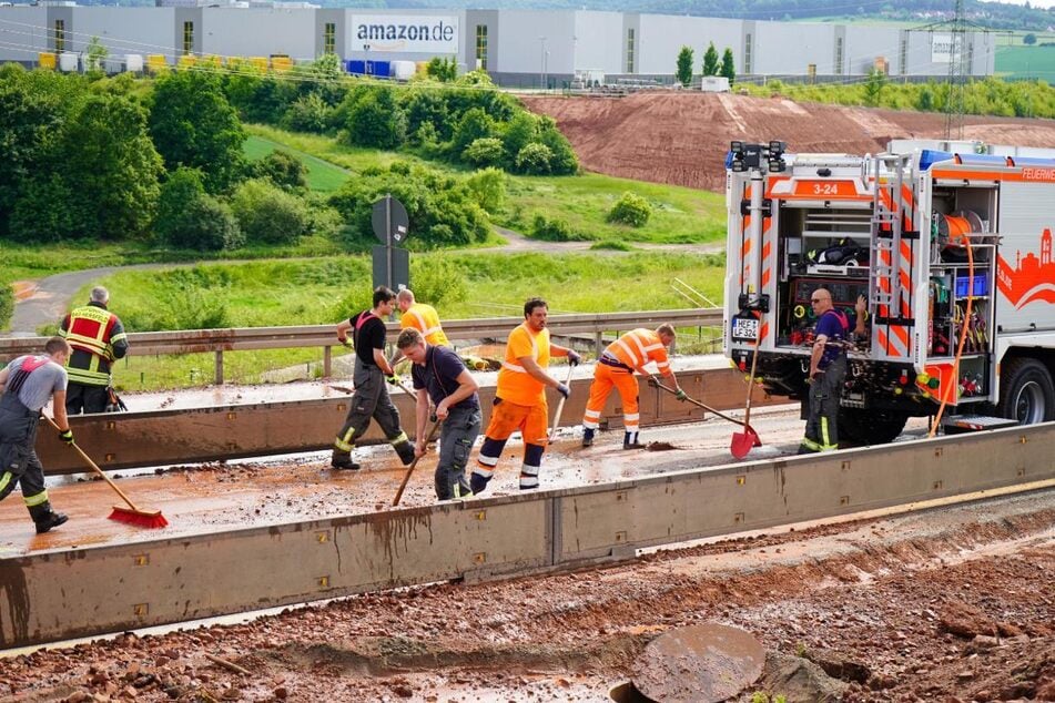 Besonders vor den Baustellen in ganz NRW soll die Staugefahr laut dem ADAC besonders groß sein. (Symbolbild)