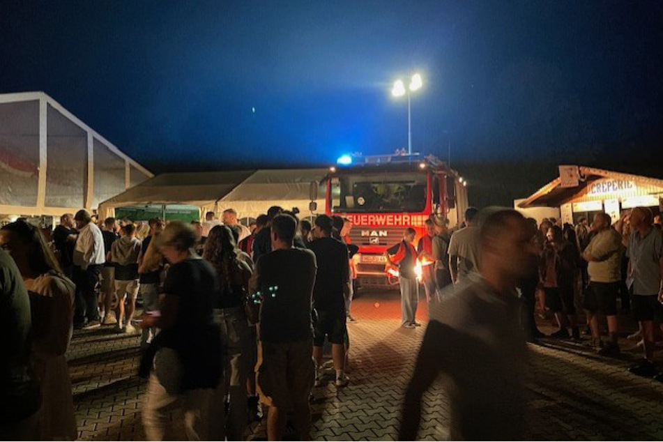 Etwa 85 Personen wurde infolge des Stromausfalls aus dem Riesenrad evakuiert.