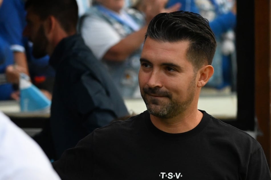 1860-Trainer Alper Kayabunar (40) startete mit einem Remis in die Regionalliga-Saison.