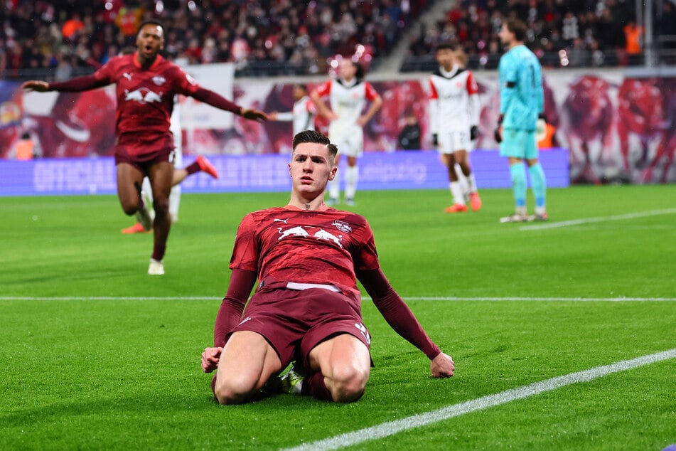 Nach einer starken Anfangsphase ging RB Leipzig verdient mit 1:0 in Führung. Torschütze war Benjamin Sesko, der einen Abpraller verwertete.