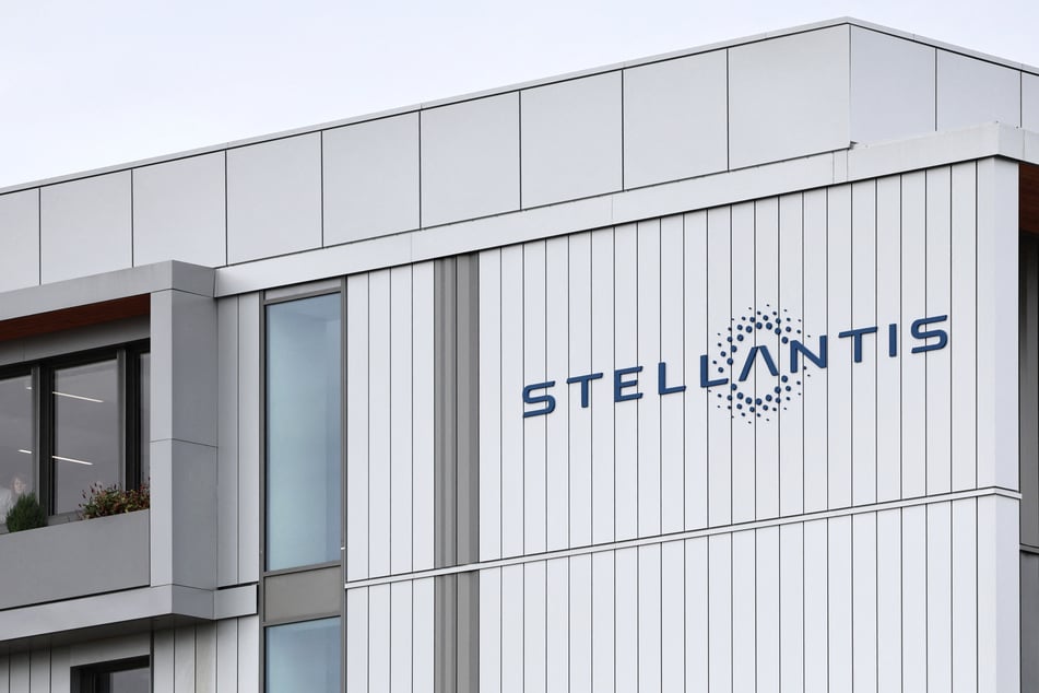 Canadian leaders are urging action to counter Jeep-maker Stellantis' decision to invest $13 billion in the US, which they call a casualty of Trump's trade war.