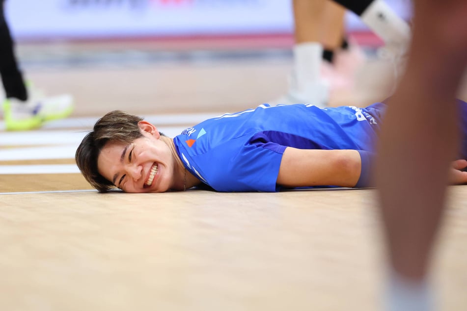 Mit seiner rutschenden Entschuldigung ging Volleyballspieler Yuji Nishida (26) viral.