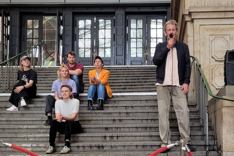 Stephan Schwardmann (69) vom Vorstand des Trägervereins "Gemeinwohl Ökonomie Mitteldeutschland" eröffnete das Festival feierlich.