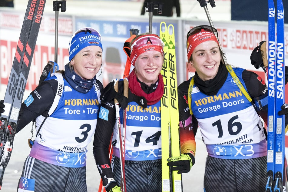 Für Vanessa Voigt (27, r.) und Julia Tannheimer (19, M.) ist das Biathlon-Jahr vorzeitig beendet.