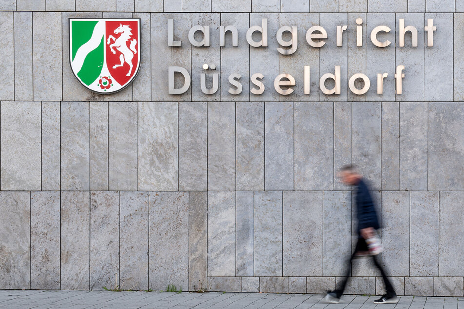 Das Düsseldorfer Landgericht hat einen 23-Jährigen für die Entführung eines Mannes (32) in Niedersachsen schuldig gesprochen.