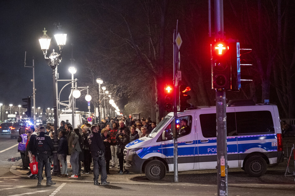 Die Berliner Polizei hat ein Hinweisportal eingerichtet, auf dem Bürger konkrete Ereignisse aus der Silvesternacht hochladen können.