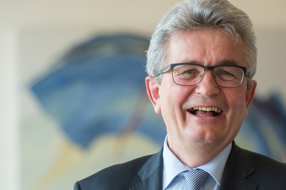 Wirtschaftswahn: Staat soll wegen Corona die Arbeitnehmer-Rechte einschränken!