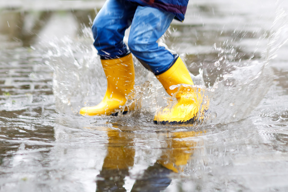 Warm, aber nass: Ideales Wetter für leichte Regenbekleidung!