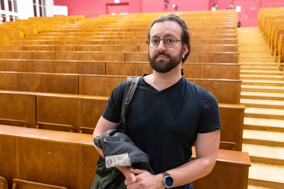 Angst vor Baustellen-Lärm: Anwohner Robert Strasser (33) denkt an einen Umzug.