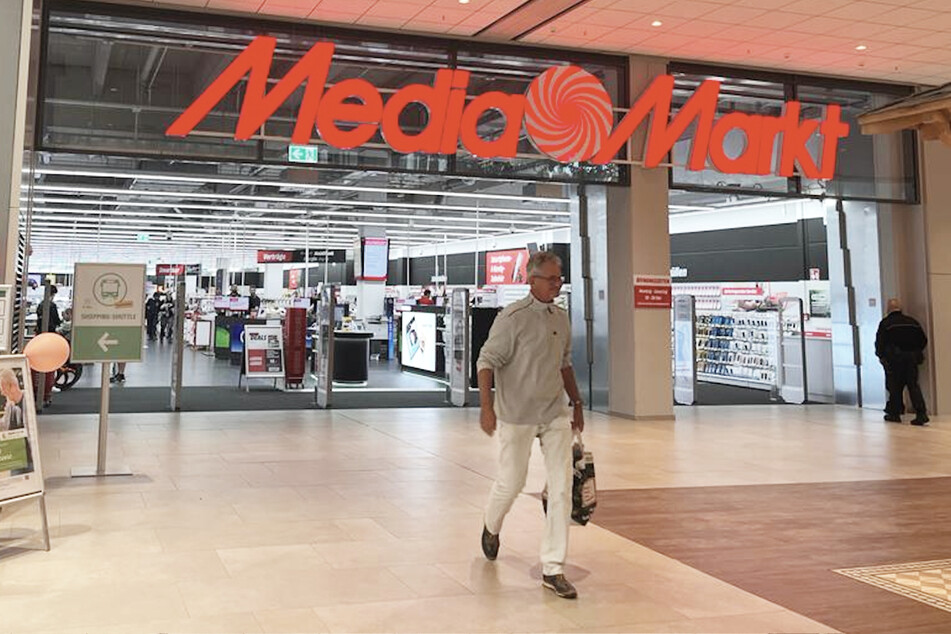 MediaMarkt Dresden - im Kaufpark Dresden, Dohnaer Straße 246.