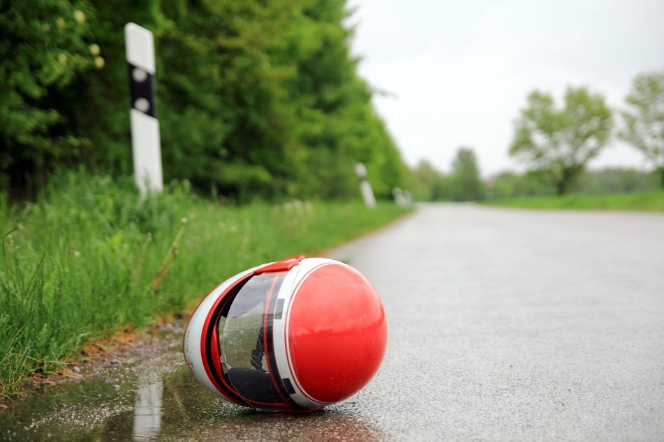 Der Motorradfahrer (†57) erlag noch an der Unfallstelle seinen schweren Verletzungen. (Symbolbild)