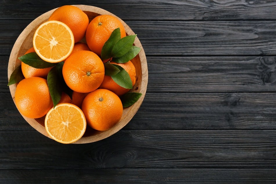 Für einen besonders intensiven Geschmack soll der Orangenlikör mindestens sechs Wochen durchziehen.