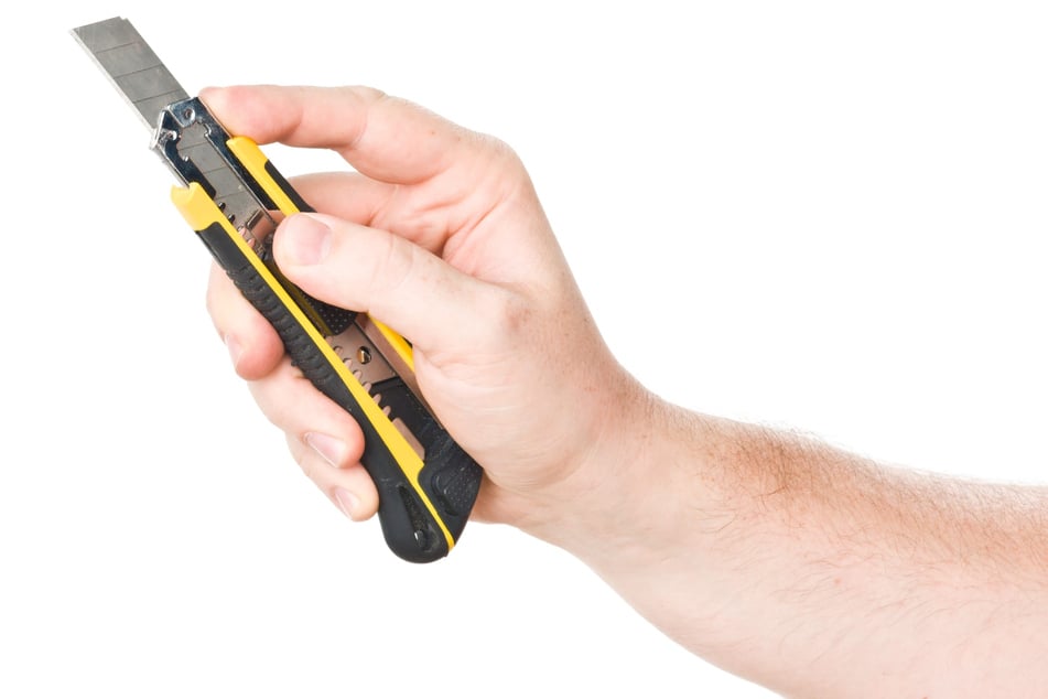 Der 38-jährige Deutsche griff in seine Hosentasche und zog ein Cuttermesser heraus. (Symbolfoto)
